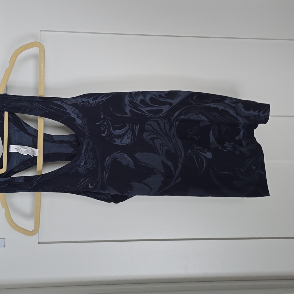 NWT Athleta Momentum Print Tank
